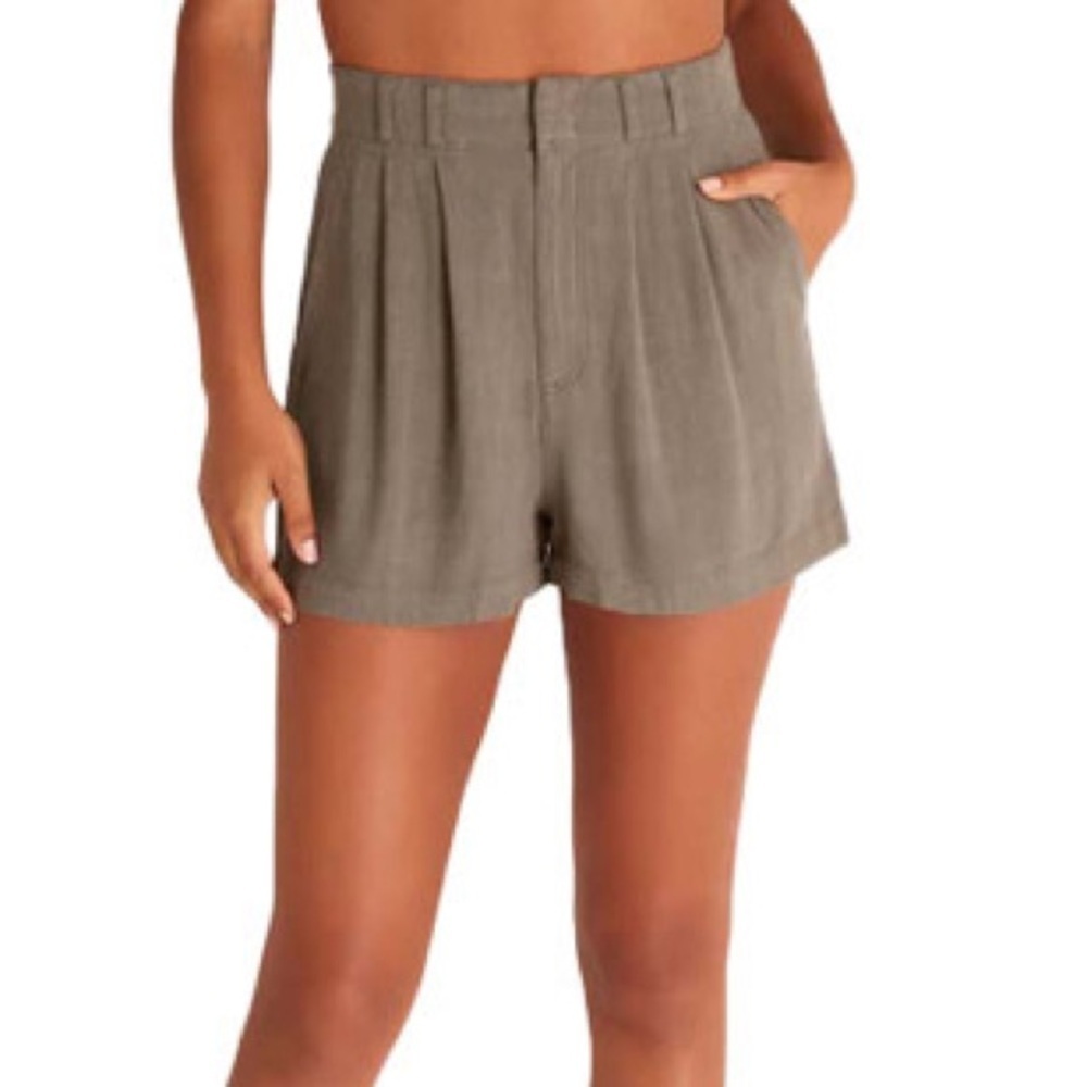 Z Supply High Waist Pleated Shorts in Taupe